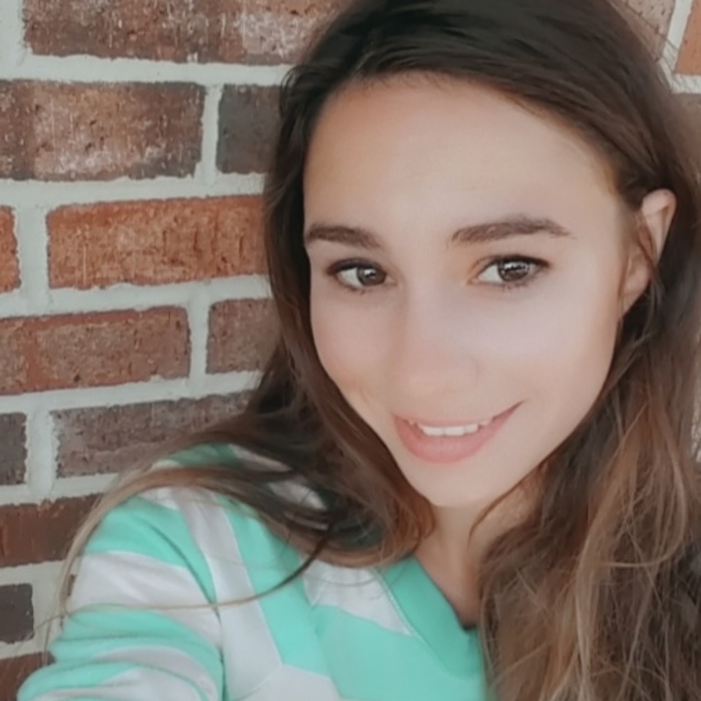 Meet your Posher, Alyssa